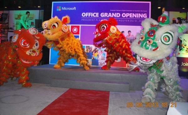130828-php-microsoft-opening-new-office-hcm-16-2000