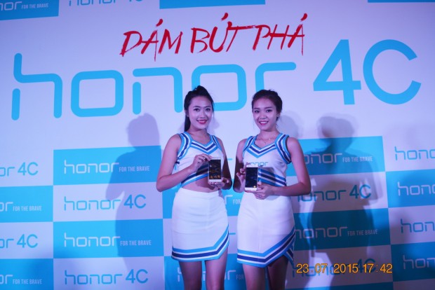 150723-smartphone-honor-4c-launch-hcm-02_resize