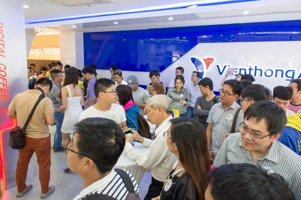 Rất đông người đã đăng ký tham dự buổi Offline trải nghiệm Galaxy Note 5 tại Viễn Thông A trên đường 3/2 