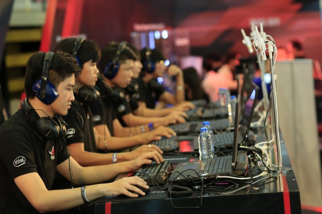 151016-asus-expo-hanoi-01_resize