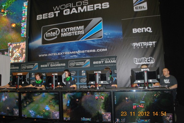 121122-24-singapore-benq-170-1024