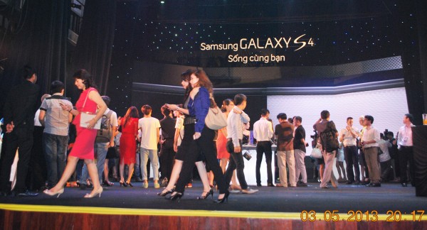 130503-samsung-galaxy-s4-note-8-hcm-102_resize