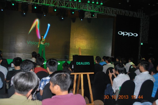 131030-phphuoc-oppo-n1-launch-hcm-024_resize