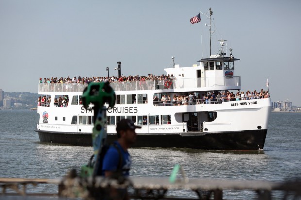 140723-google-trekker-statue-of-liberty-04