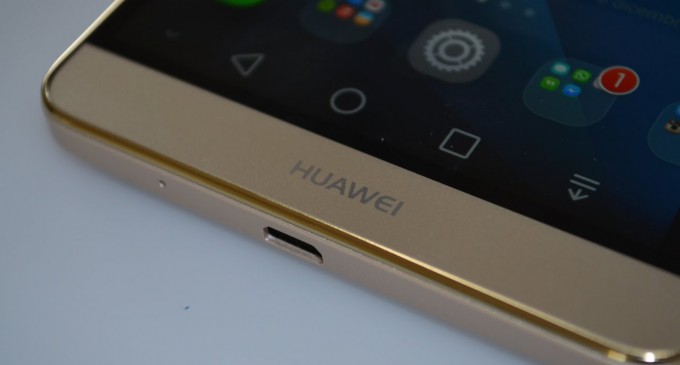 Huawei từng đập bỏ 2 triệu chiếc smartphone