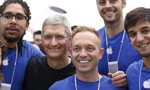 Apple tặng quà Noel “xịn” cho nhân viên bán hàng