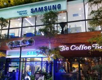 Cửa hàng trải nghiệm sản phẩm và Trung tâm chăm sóc khách hàng cao cấp của Samsung khai trương bên phố đi bộ Nguyễn Huệ (TP.HCM)