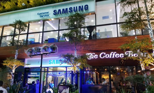 Cửa hàng trải nghiệm sản phẩm và Trung tâm chăm sóc khách hàng cao cấp của Samsung khai trương bên phố đi bộ Nguyễn Huệ (TP.HCM)
