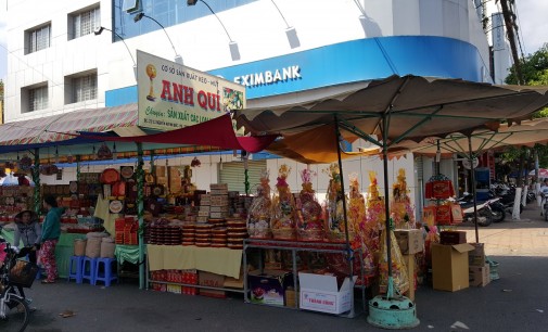 VIDEO: Chợ bánh mứt Tết Bính Thân 2016 ở Mỹ Tho