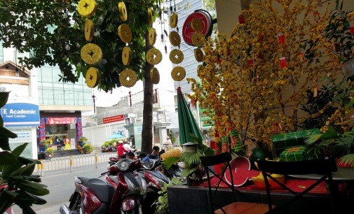 Ăn kem sát Tết với anh bạn thiết kế web