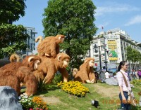 Mùng Bốn, Tết chỉ dịu đi chứ chưa chịu đi….