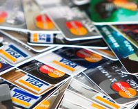 Thanh toán thẻ chưa nhiều: Mừng và lo