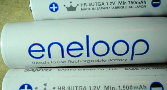 Chọn mua pin Eneloop