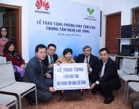Công ty Huawei Việt Nam trao tặng phòng máy tính cho Trung tâm Nghị Lực Sống của người khuyết tật