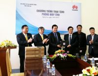 Huawei Việt Nam trao tặng các phòng máy tính cho 2 tỉnh Nghệ An và Lai Châu