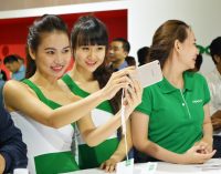 Oppo F3 Plus với 2 camera selfie cho selfie nhóm
