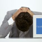 Facebook như con dao hai lưỡi