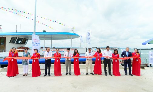 Con thuyền mơ ước:  dạy CNTT cho trẻ em nghèo vùng biển ra khơi