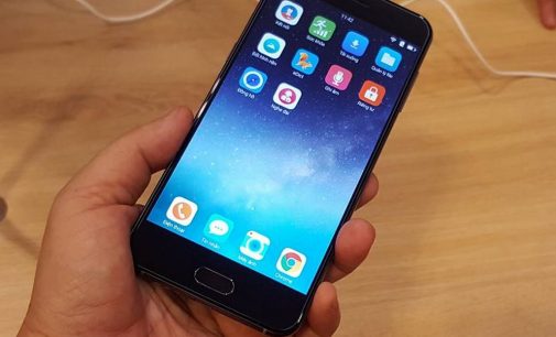 Bkav ra mắt smartphone Bphone 2017 giá 9.789.000 đồng.