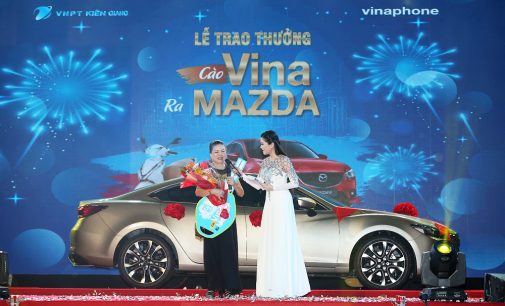 VinaPhone trao thưởng ô tô Mazda cho khách hàng tại Kiên Giang