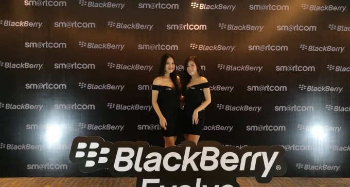 Smartphone BlackBerry Evolve chạy Android ra mắt ở Việt Nam