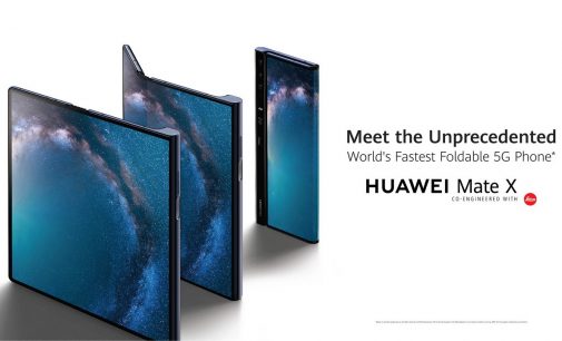 Chiếc smartphone gập Huawei Mate X với 3 màn hình
