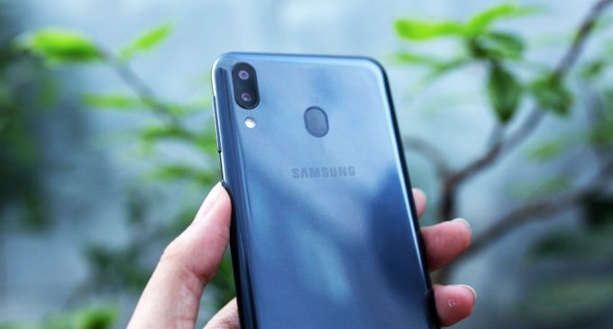 Samsung Galaxy M20 lập kỷ lục mới trong ngày đầu tiên mở bán trên toàn quốc