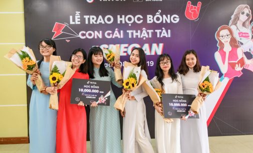 TikTok Việt Nam trao tặng 30 học bổng cho sinh viên nữ ở Đà Nẵng
