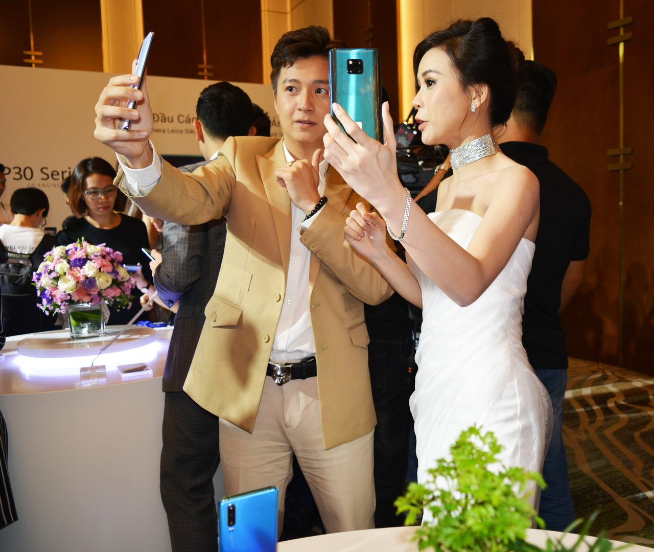 Những KOL, ngôi sao showbiz... tại sự kiện Huawei ra mắt dòng smartphone P30 series ở Việt Nam (TP.HCM ngày 2-4-2019)