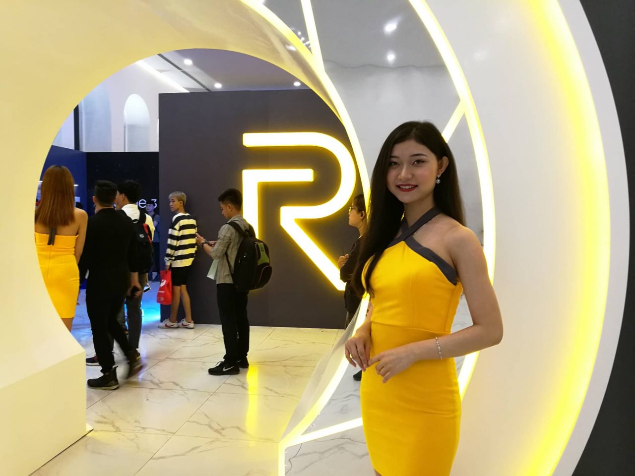 Sự kiện ra mắt smartphone Realme 3 tại TP.HCM chiều 4-4-2019