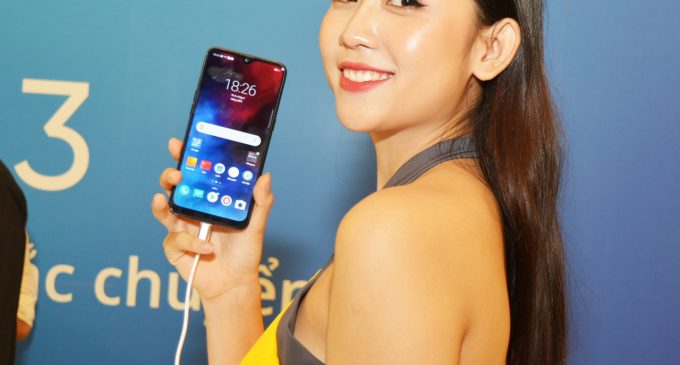 Realme giới thiệu smartphone Realme 3 ở Việt Nam và chọn ca sĩ Isaac làm đại sứ thương hiệu