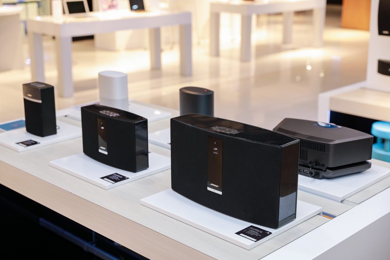 Cửa hàng âm thanh Bose Store đầu tiên tại Hà Nội nằm trong trung tâm thương mại Lotte Hà Nội (Lotte Department Store) được hãng Bose khai trương ngày 6-4-2019