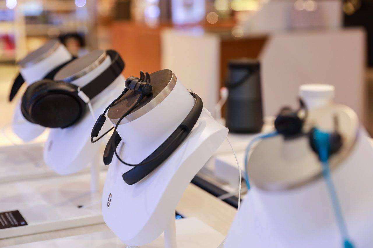Cửa hàng âm thanh Bose Store đầu tiên tại Hà Nội nằm trong trung tâm thương mại Lotte Hà Nội (Lotte Department Store) được hãng Bose khai trương ngày 6-4-2019