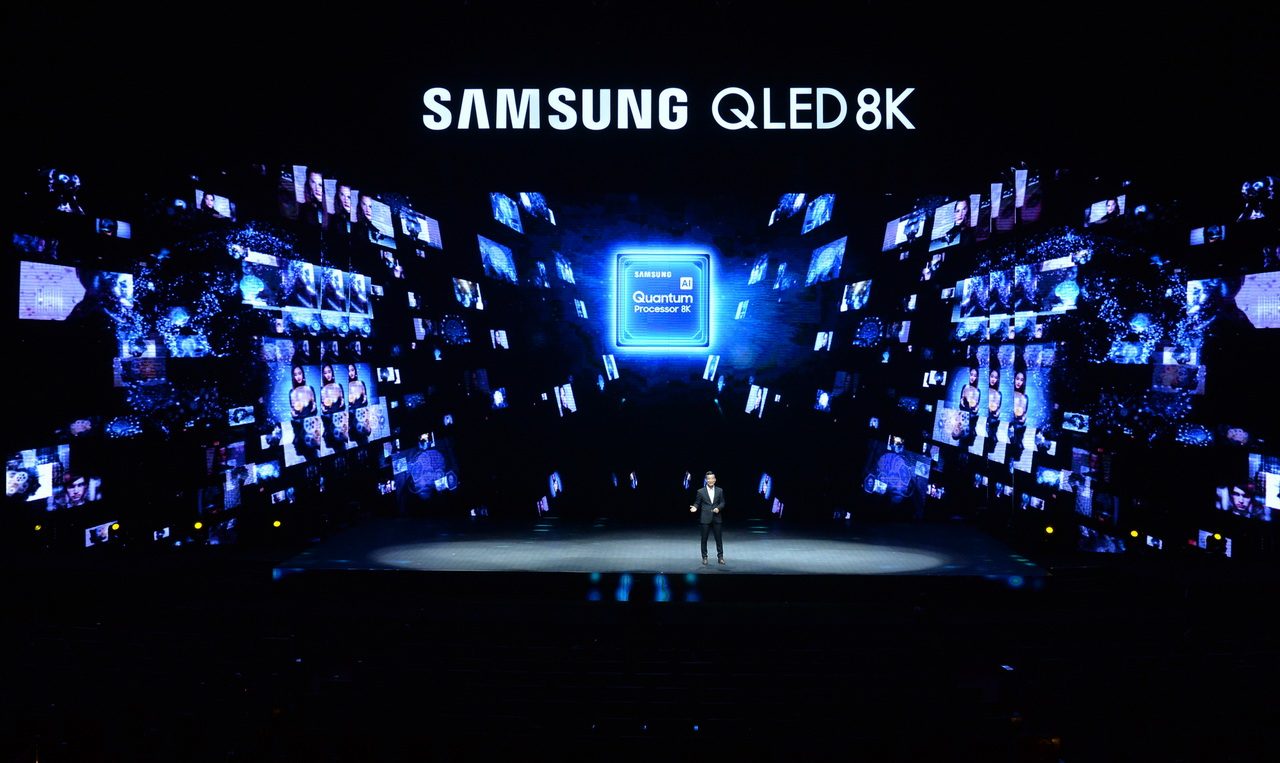 Ông Nguyễn Minh Tâm tại sự kiện ra mắt TV Samsung QLED 8K 2019 ở Hà Nội ngày 10-4-2019.