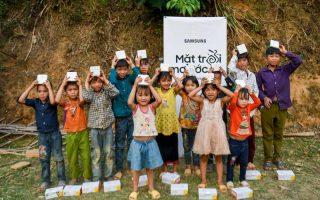Samsung tặng đèn năng lượng mặt trời cho các vùng xa ở Việt Nam