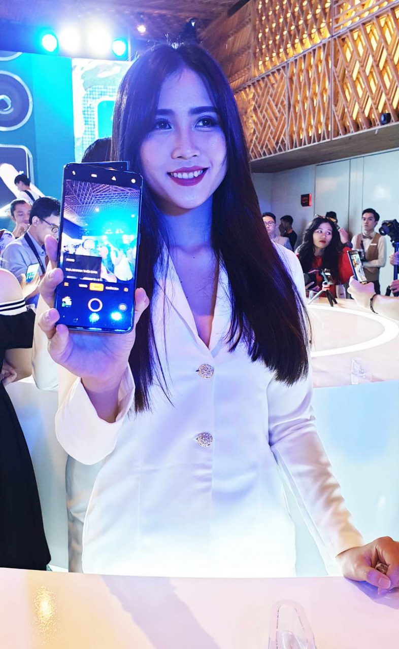 OPPO ra mắt smartphone có camera selfie trượt vây cá mập Reno và Reno Zoom 10x ỏ Việt Nam trong sự kiện tại TP.HCM ngày 6-6-2019.