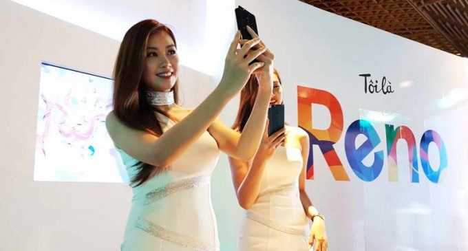 2 smartphone “camera vây cá mập” OPPO Reno và Reno 10x Zoom ra mắt thị trường Việt Nam
