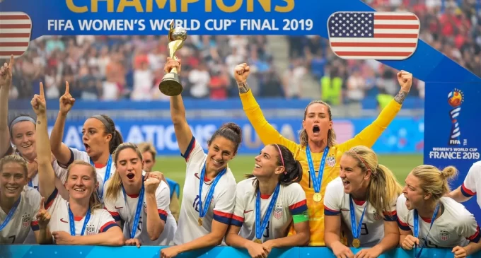 Thắng Hà Lan 2-0, đội tuyển bóng đá nữ Mỹ bảo vệ thành công chức Vô địch FIFA thế giới