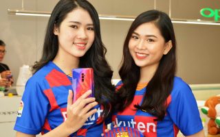 Trên tay smartphone OPPO Reno 10x Zoom phiên bản giới hạn FC Barcelona bán tại Việt Nam