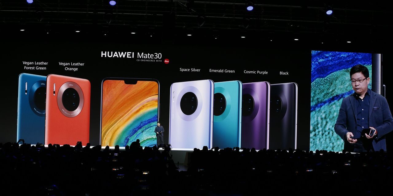 Huawei giời thiệu dòng smartphone Hauwei Mate 30 series trong sự kiện ra mắt toàn cầu tại Munich (Đức) sáng 19-9-2019.