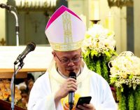 Vị Tổng giám mục 70 tuổi và smartphone