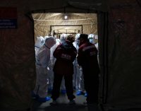 CẬP NHẬT về dịch Wuhan 2019-nCoV sáng 9-2-2020: số người tử vong vượt qua mốc 800, ngày thứ 4 liên tiếp tăng thêm hàng trăm