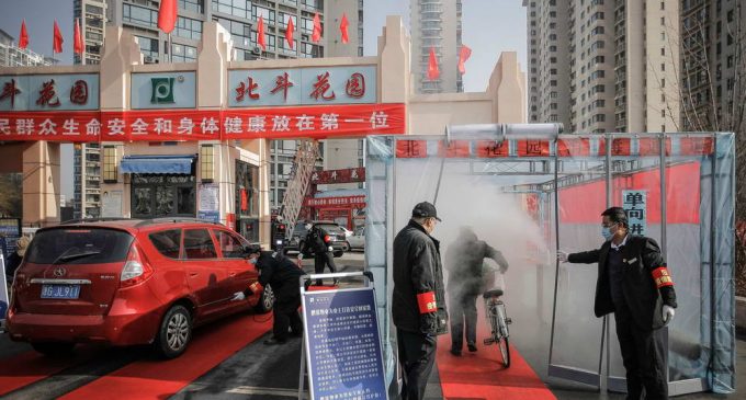 CẬP NHẬT về dịch Wuhan COVID-19 sáng 12-2-2020: số tử vong vượt qua mốc 1.100 người, ngày thứ 7 liên tiếp tăng thêm hàng trăm ca tử vong.