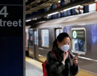 New York sát khuẩn hệ thống xe điện ngầm