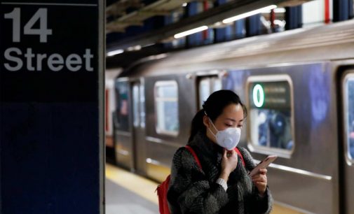 New York sát khuẩn hệ thống xe điện ngầm