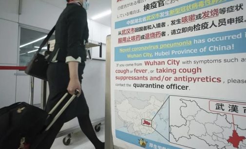 Truy tim 9 chuyến bay “mắc dịch”