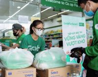 Grab trao tặng gần 80 tấn gạo hỗ trợ đối tác tài xế trong dịch COVID-19