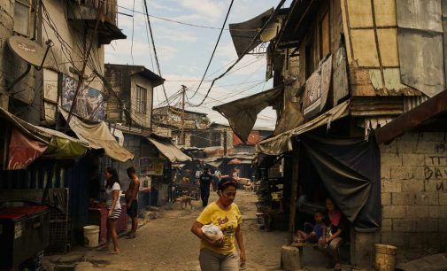 Hù nhau sao mà nói giãn cách xã hội tới năm 2022….