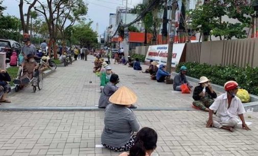 Làm từ thiện không phải là bố thí