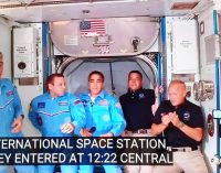 Hai phi hành gia Crew Dragon vào Trạm Không gian ISS